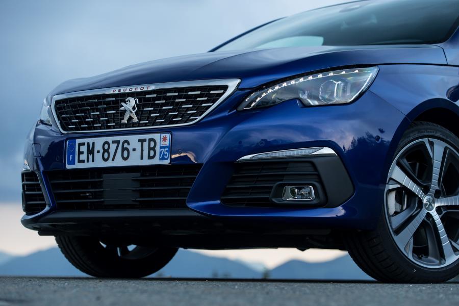 Детали экстерьера Peugeot 308 SW GT 2017 года  (WW) (фото 16 из 29)